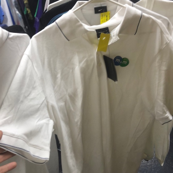 Nike golf M&M polo size M BRAND NEW - Picture 1 of 3